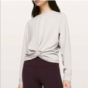 Lululemon Athletica Light Gray Crew Neck Long Sleeve Top Size 6